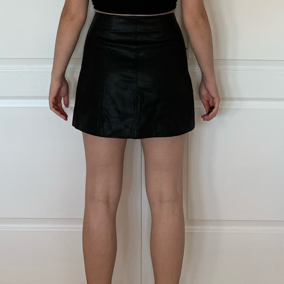 Black faux leather skirt - Picture 5 of 5